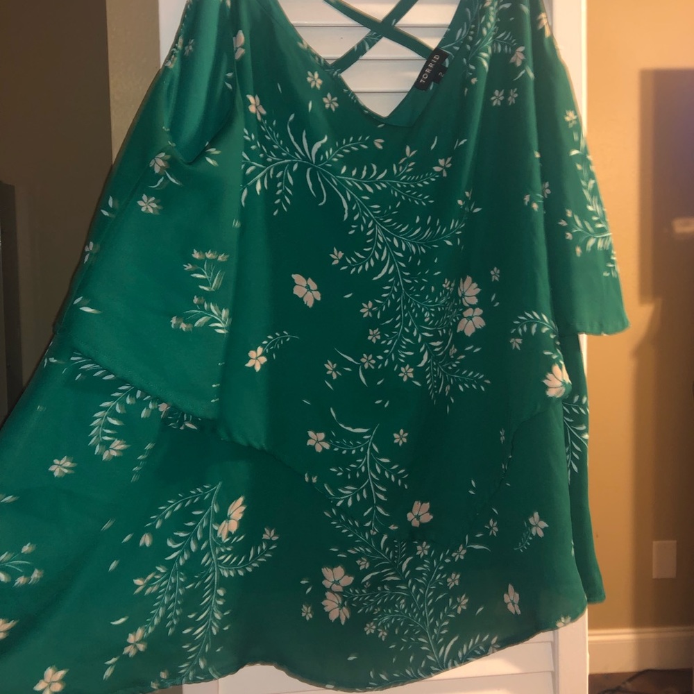 *Sold* Torrid floral chiffon Flowey tank